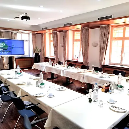 施沃特酒店 3* 拉施塔特